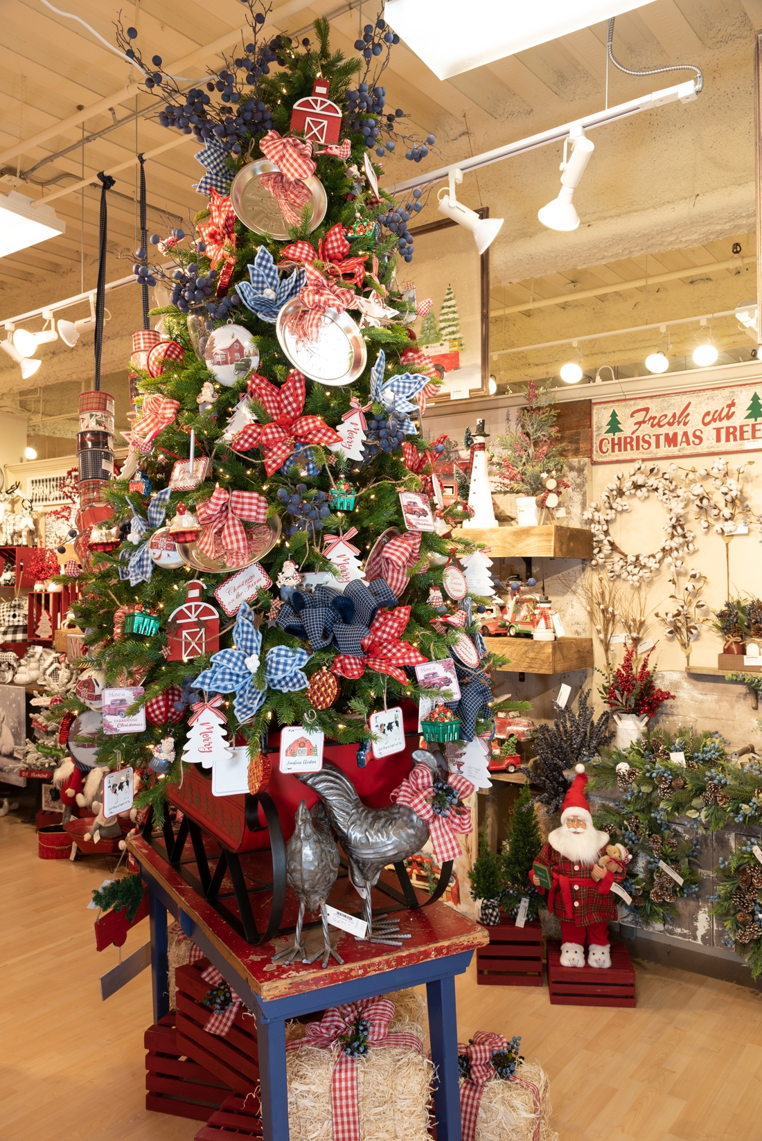Christmas Showroom Theme County Fair