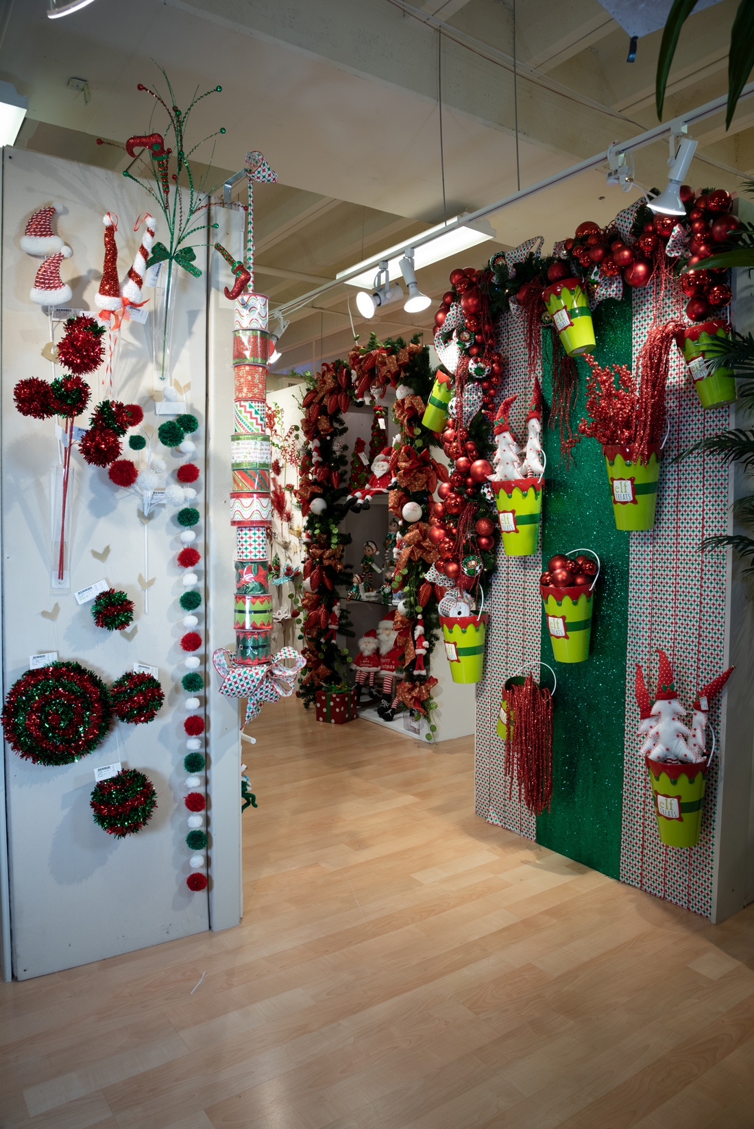 Christmas Showroom Theme Dreaming of Santa