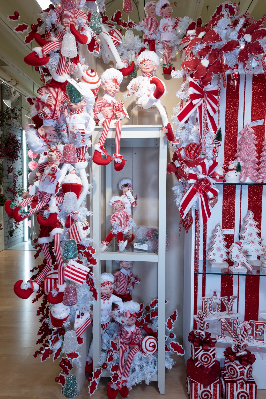 Christmas Showroom Theme Peppermint Lane